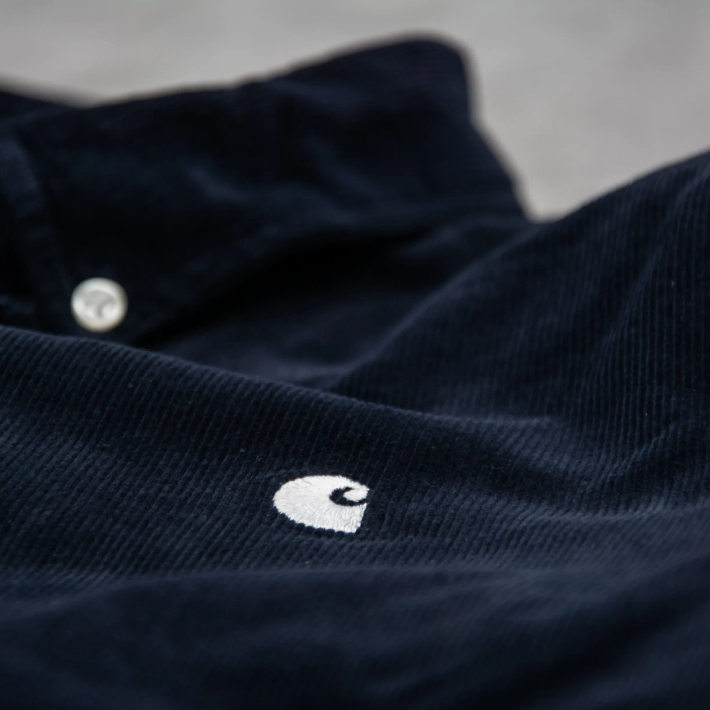 Carhartt WIP Madison Fine Cord L/S Shirt - Dark Navy / White