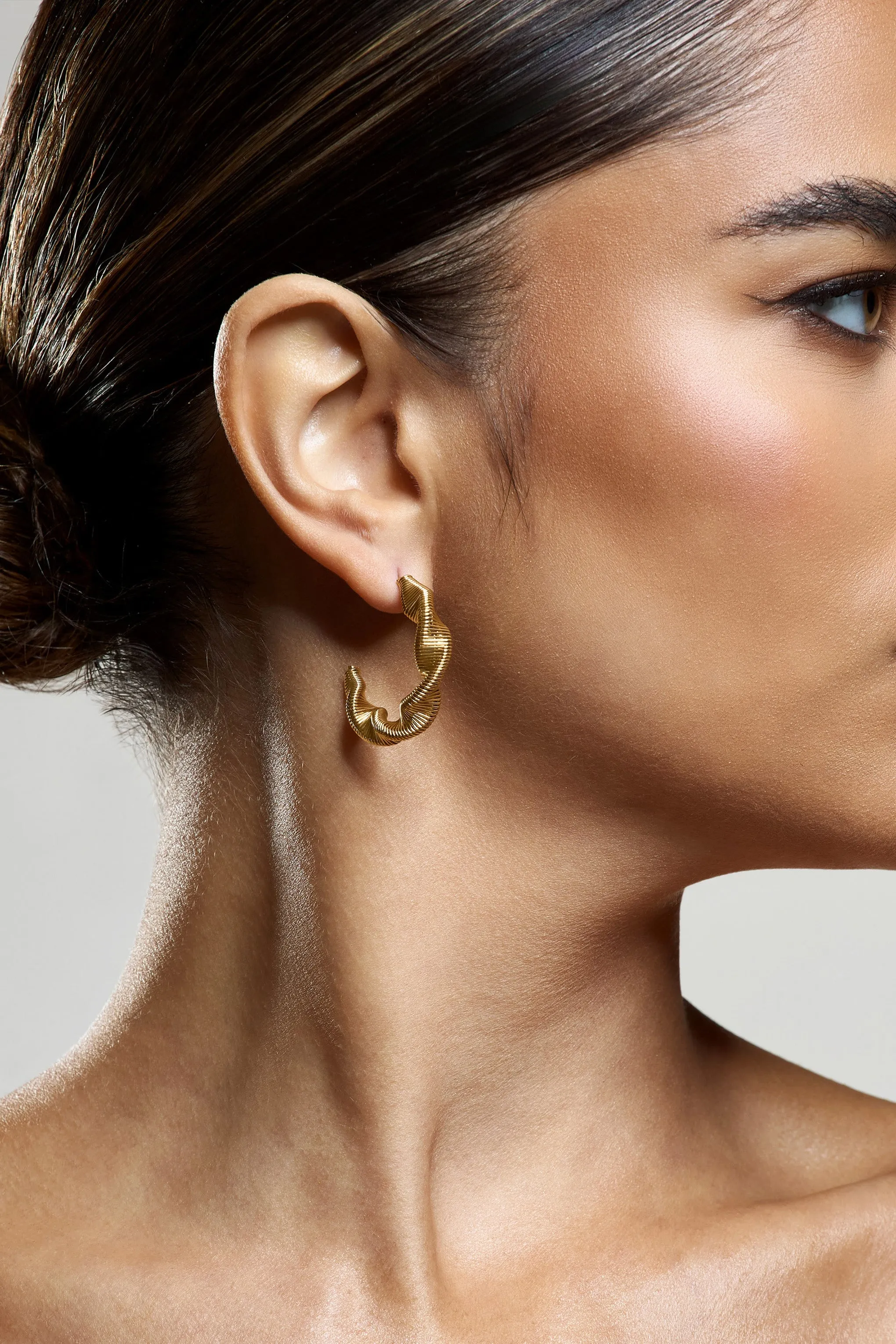 Carli | Gold Twist Hoop Earrings