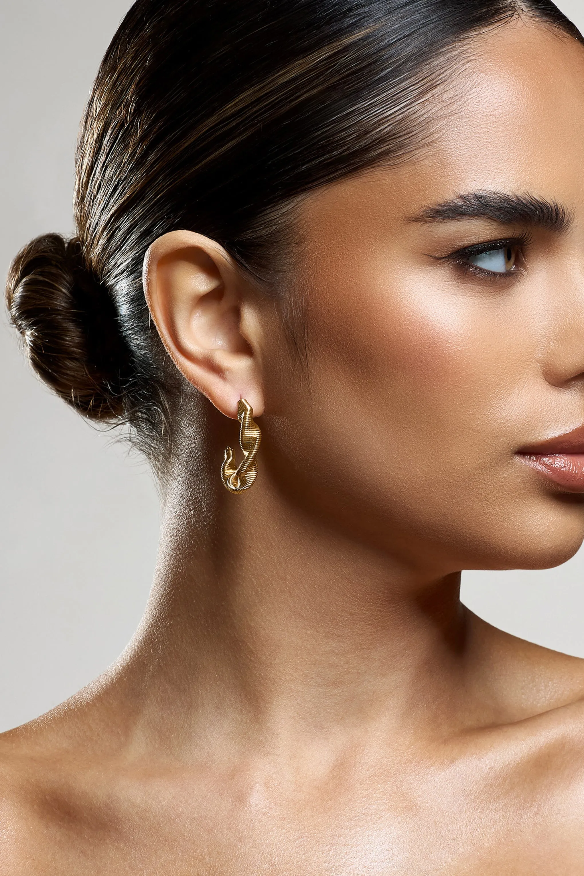 Carli | Gold Twist Hoop Earrings