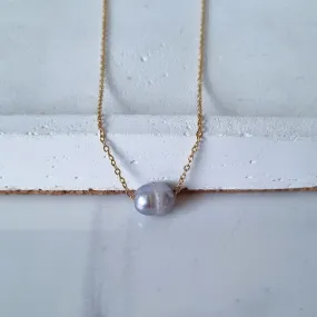 Grey pearl necklace