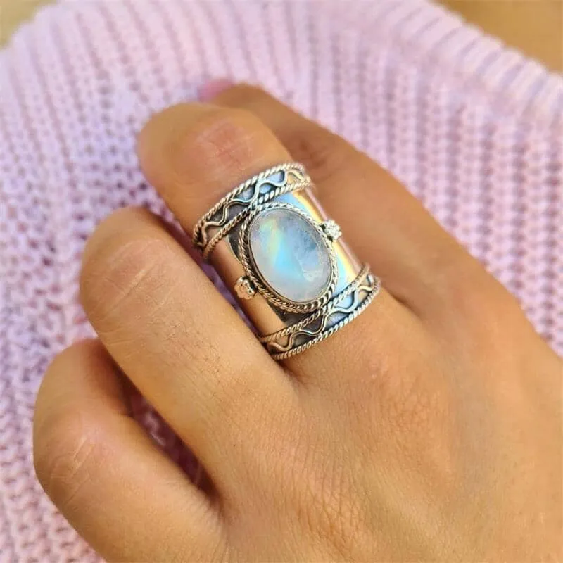 Trendy And Fashionable Moonstone Ring