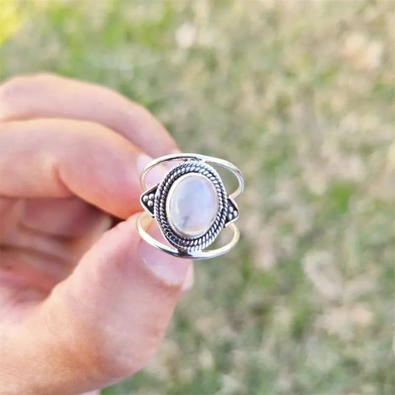 Trendy And Fashionable Moonstone Ring